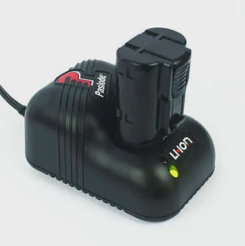 900200 Paslode BATTERY CHARGER KIT
