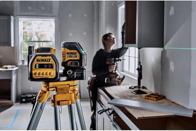 DCLE34020GB 20V MAX* Cordless Cross Line Green Laser (Tool Only)