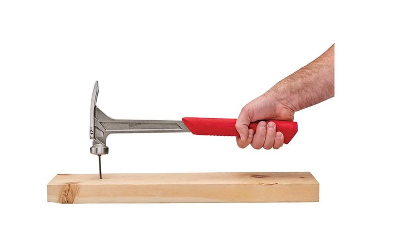 48-22-9016 Milwaukee 17oz Milled Face Hammer