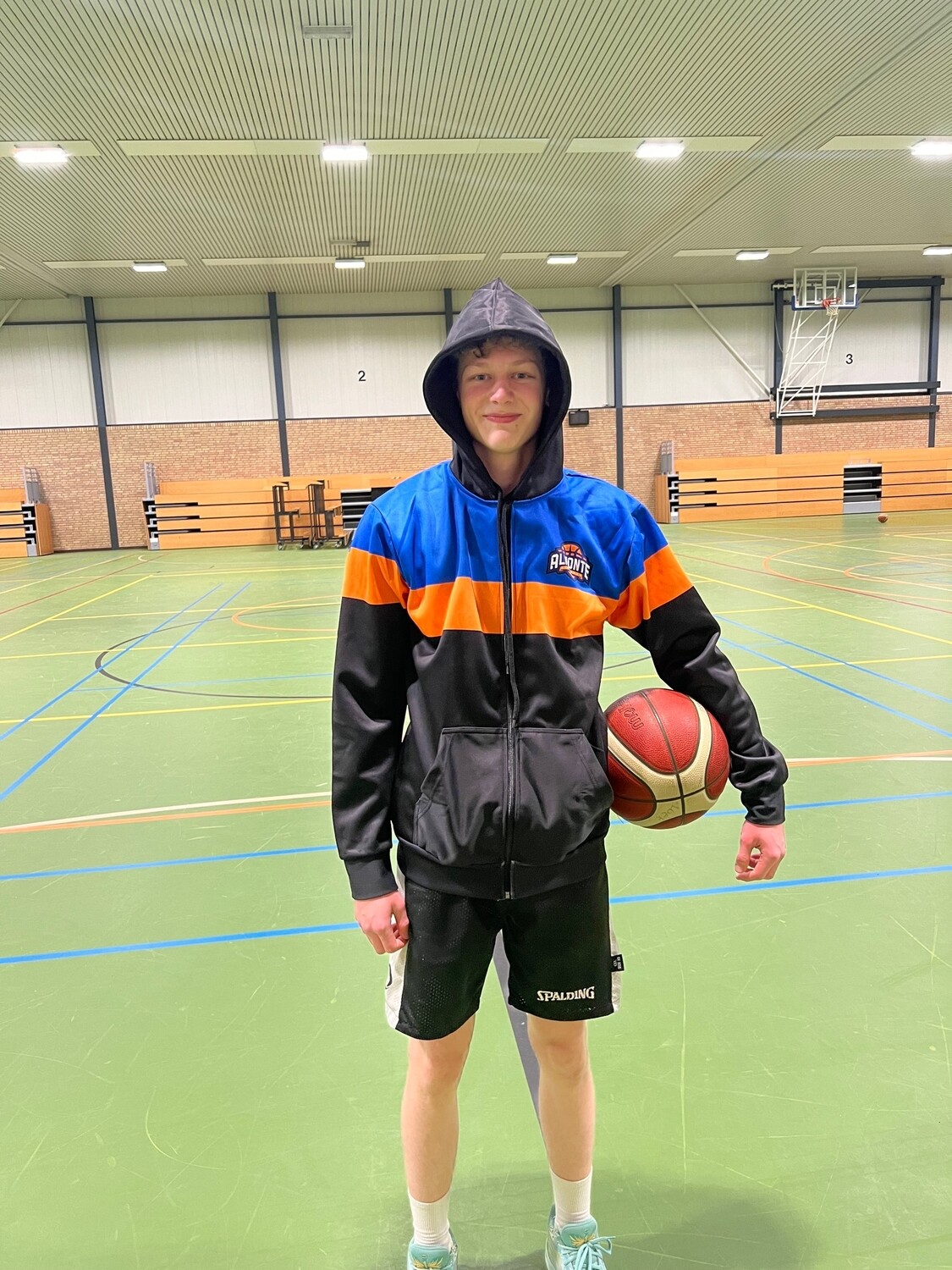 Almonte Zipped Hoodie (Full Court)