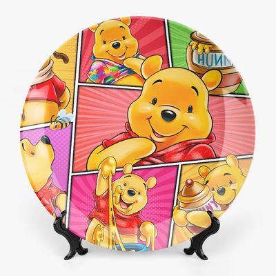 Farbenfroher Motiv-Teller mit Winnie the Pooh