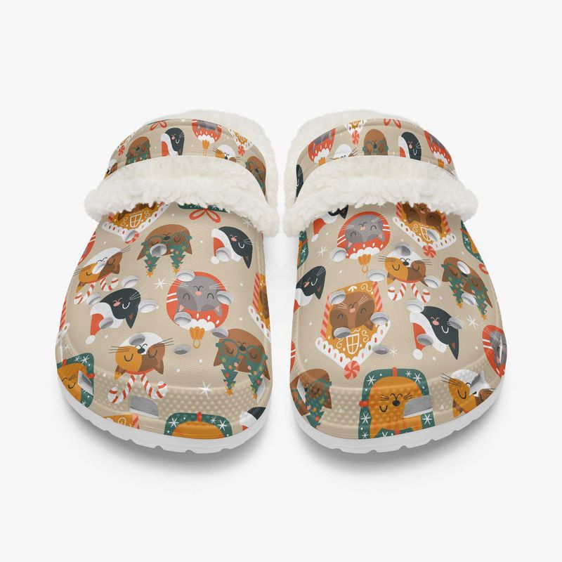 Beige faux fur clogs Christmas - cat pattern