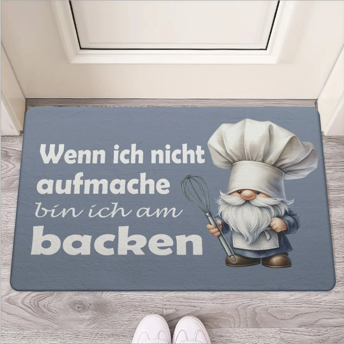 Funny doormat &quot;If I don&#39;t open the door, I&#39;m baking&quot; with gnome motif