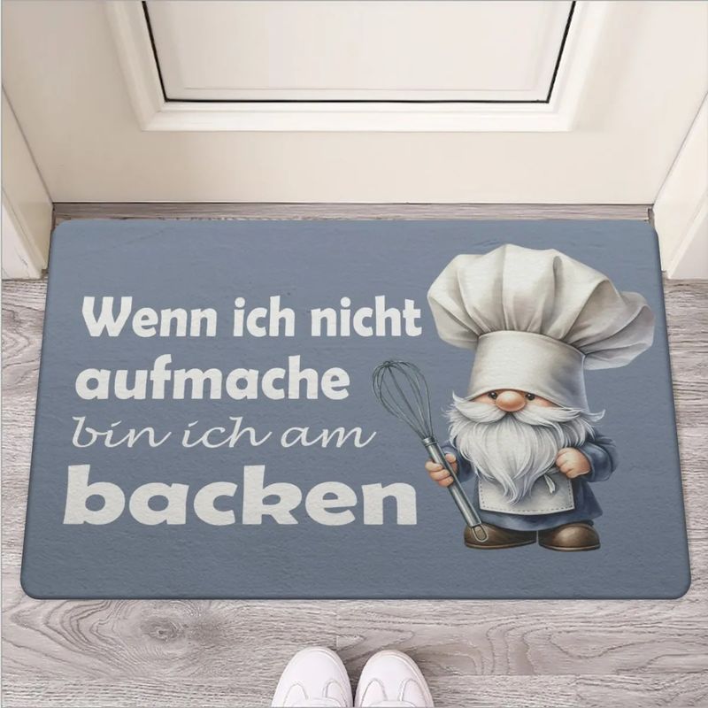 Funny doormat &quot;If I don&#39;t open the door, I&#39;m baking&quot; with gnome motif