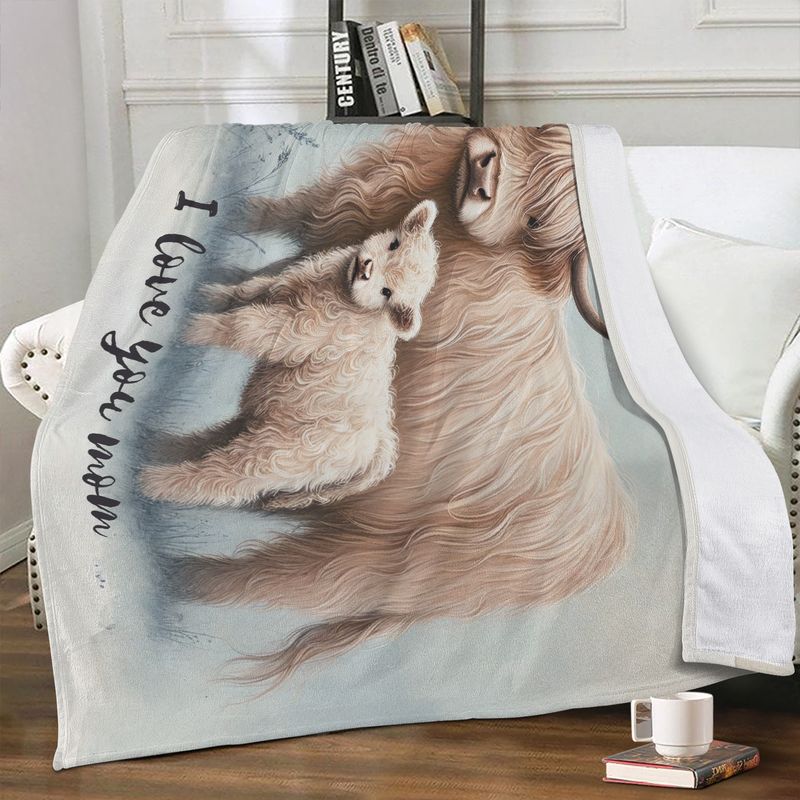 Adorable &quot;I Love You Mom&quot; ​​cuddly blanket with Highland cow motif