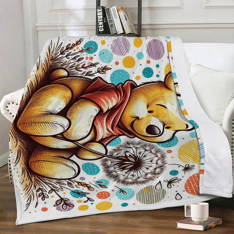 Adorable colorful cuddly blanket with Winnie the Pooh motif