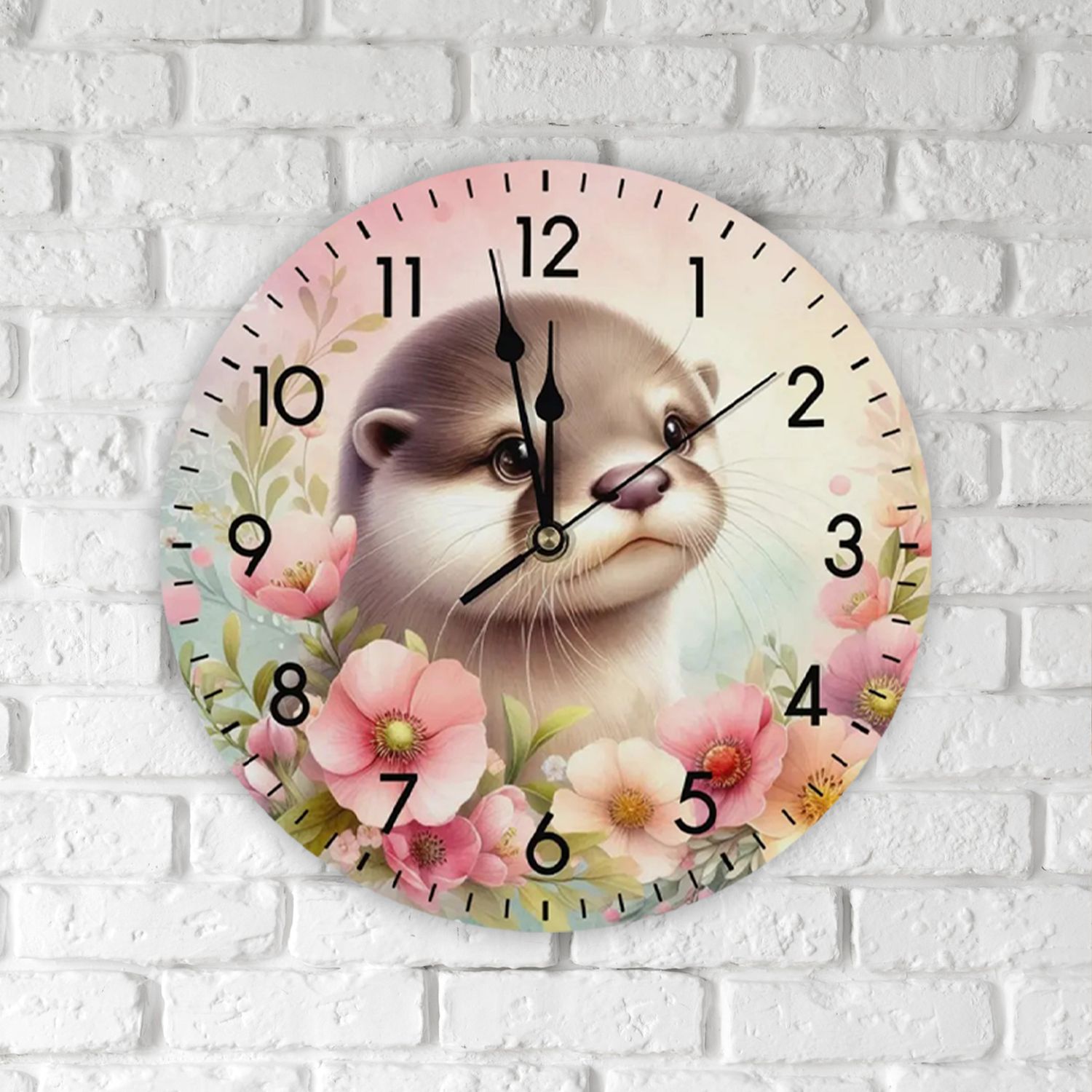 Verspielte Wanduhr aus Holz - Otter und Blumen