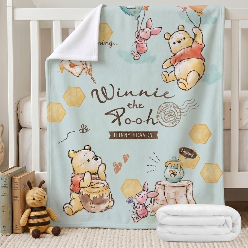 Winnie the Pooh cuddly blanket “Hunny Heaven”