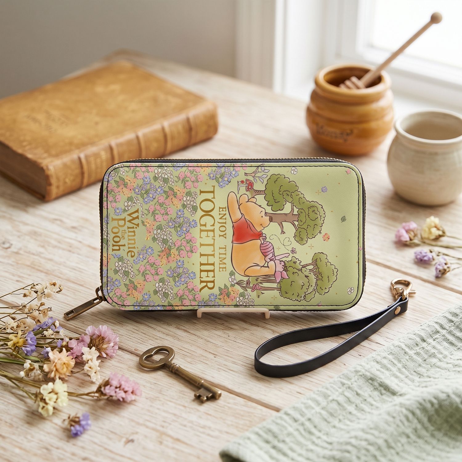 Winnie the Pooh Women's Wallet – Wallet featuring Piglet, floral design &amp; wrist strap