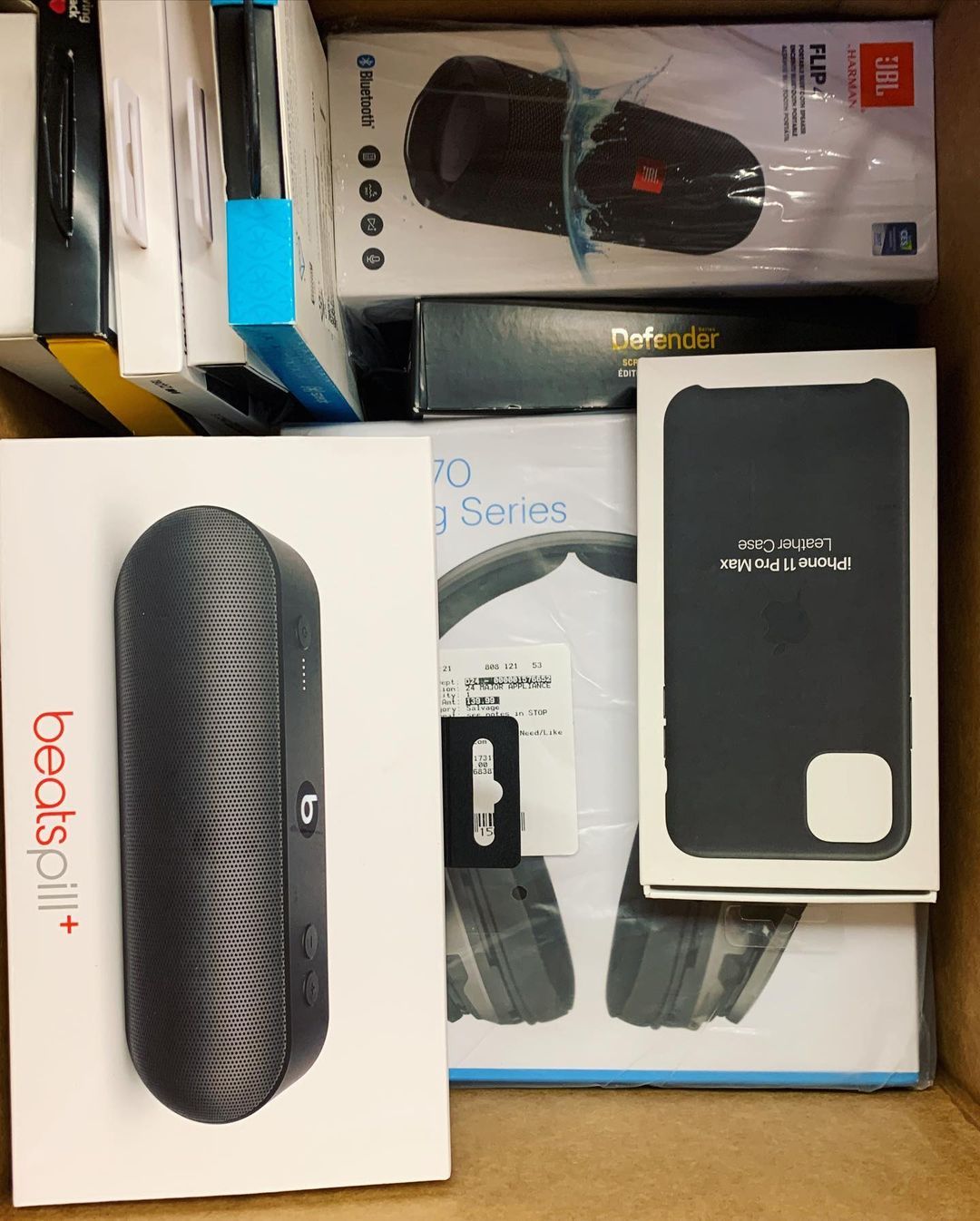 Premium Mixed Electronics Pallet – 100 Items – Beats, JBL, Canon, Apple Accessories &amp; More – All New/Open Box Like-New