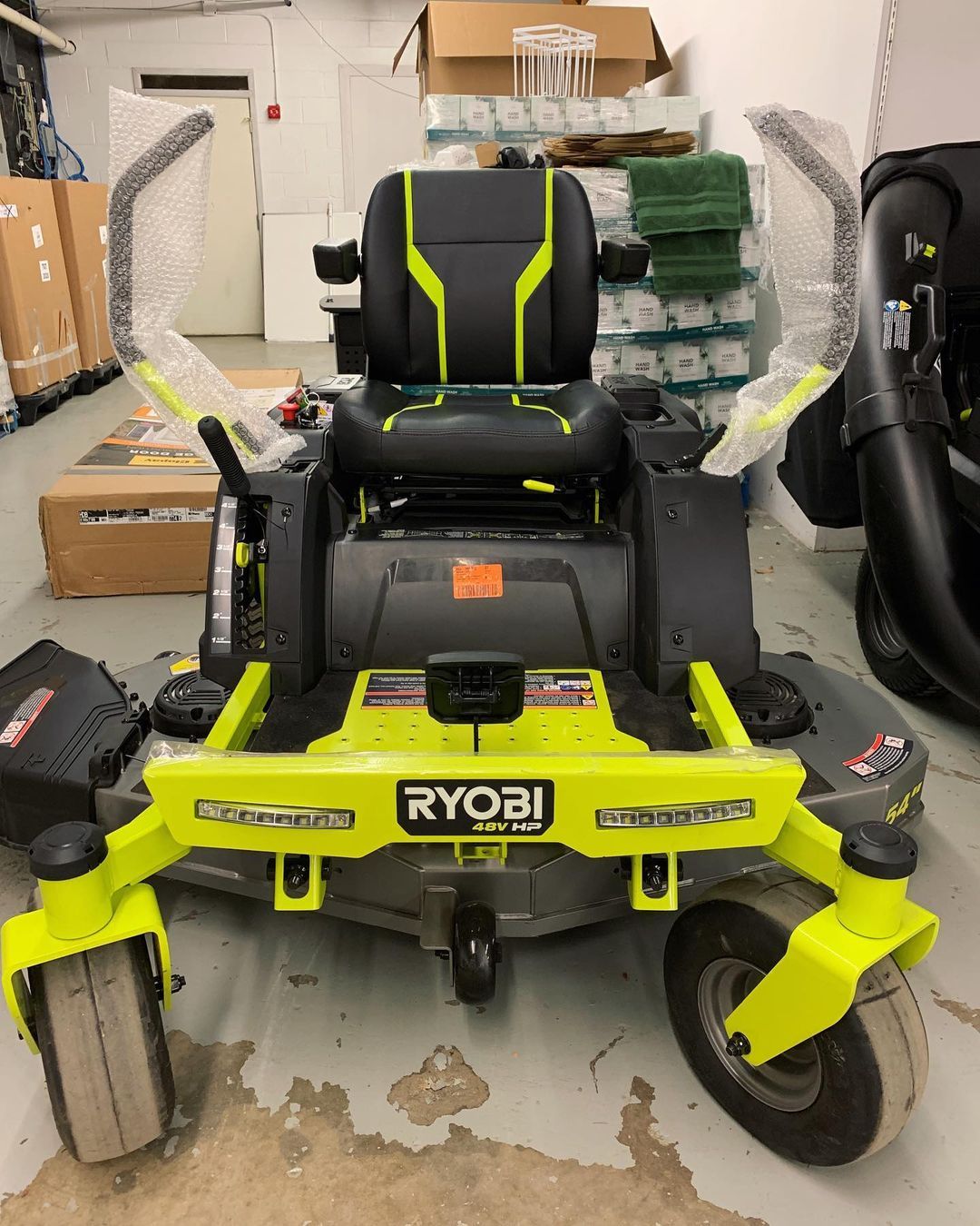 FULL ELECTRIC RIDE-ON MOWERS