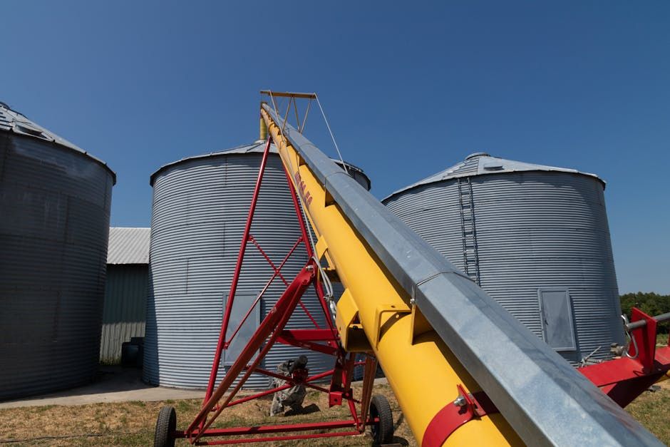 135 ft Man Lift Rental — Farmer Surplus
