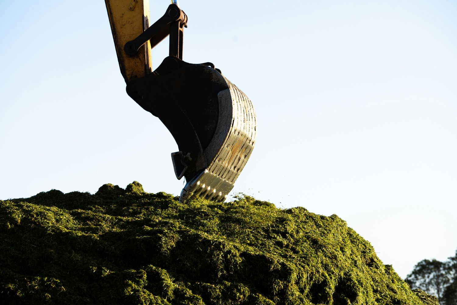 Excavator Cleanout Bucket — Farmer Surplus
