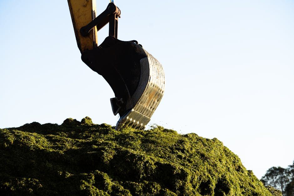 24 in Excavator Bucket — Farmer Surplus