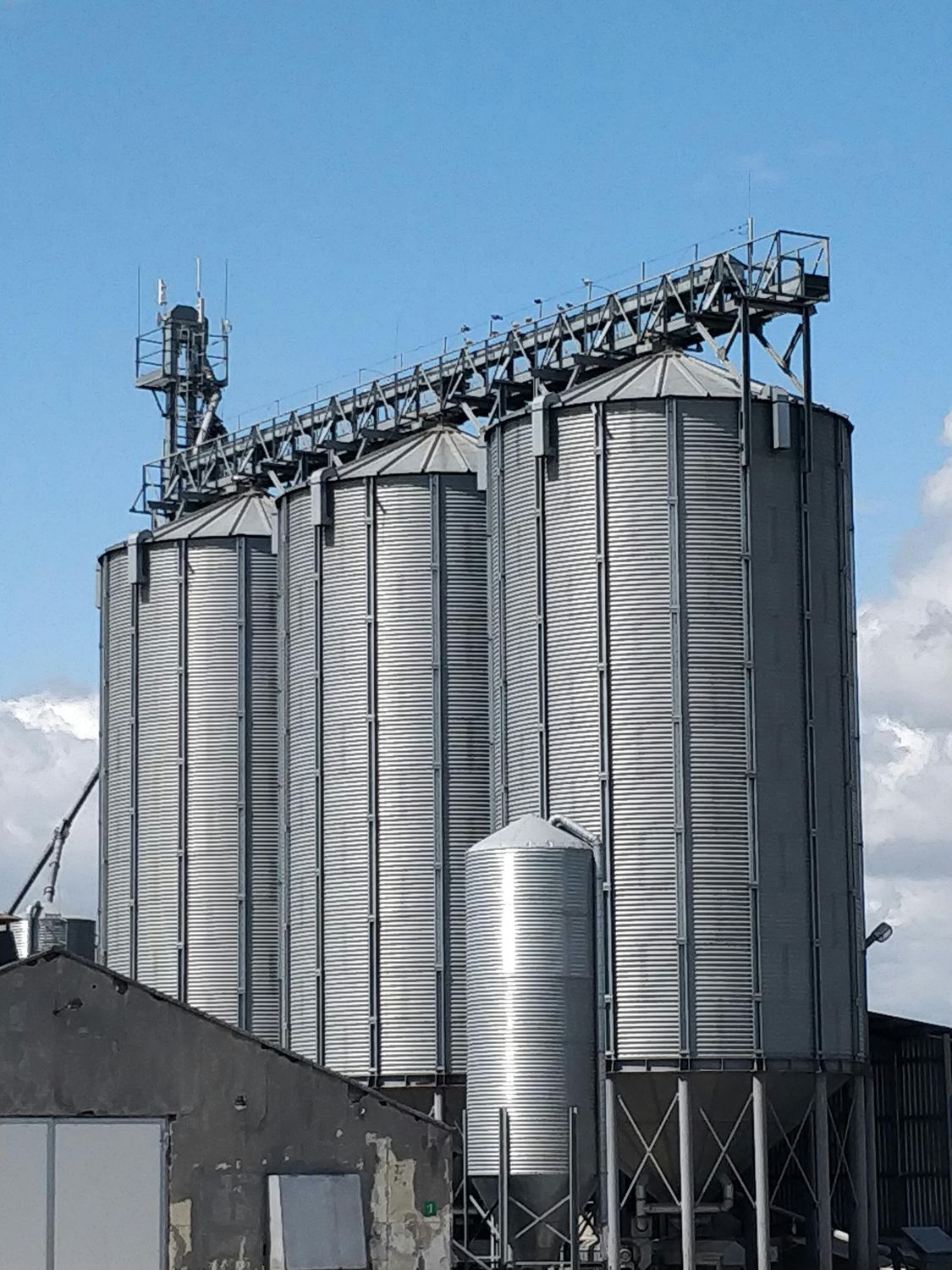 Grain Elevator Bucket Set — Farmer Surplus