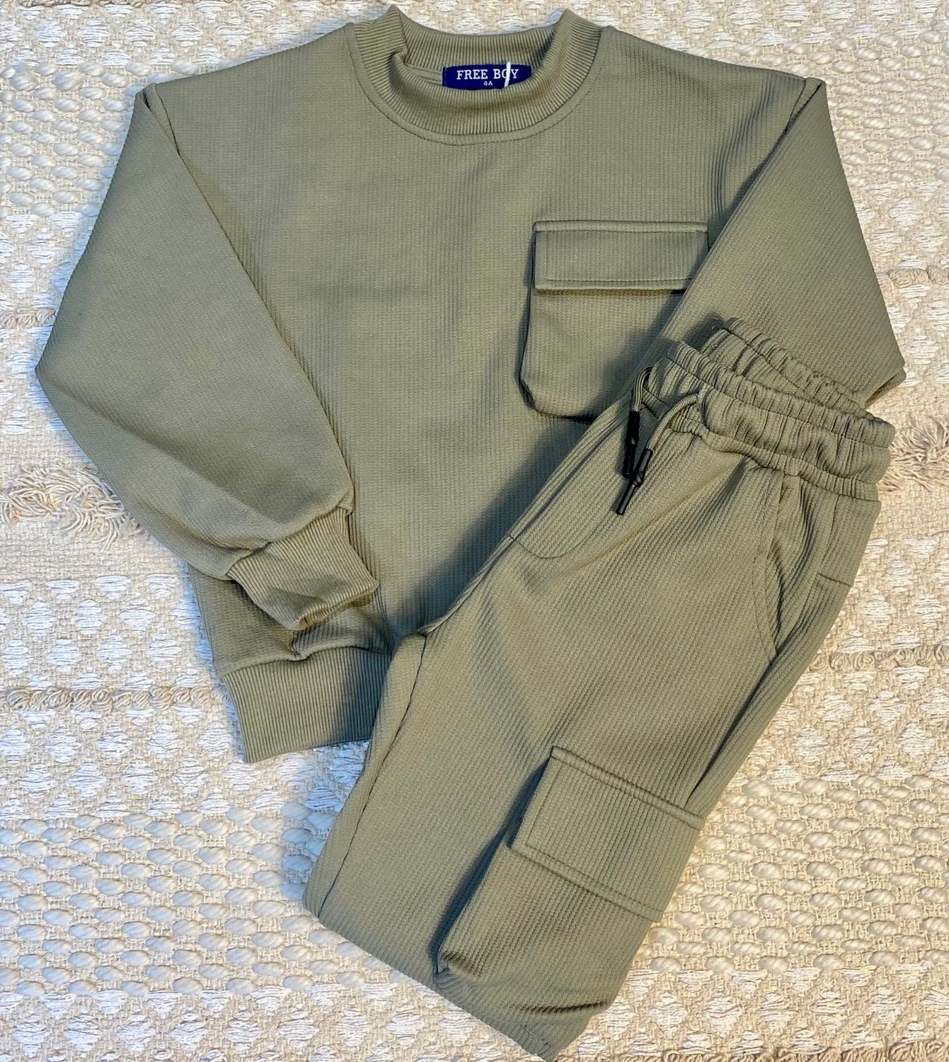 Ensemble Kaki