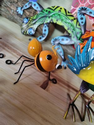 SMALL ANTS METAL