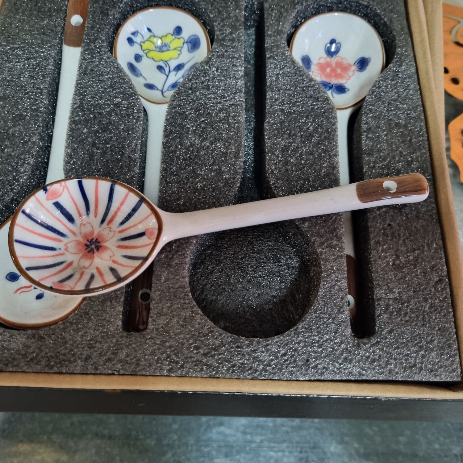 Porcelain Soup spoon set