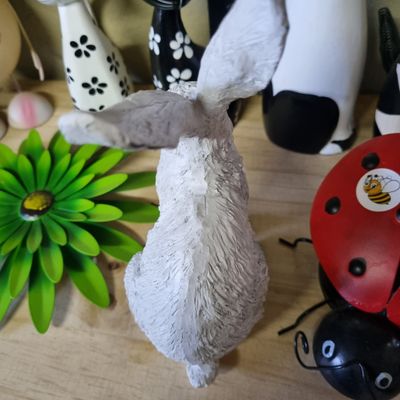 Rabbit statue 