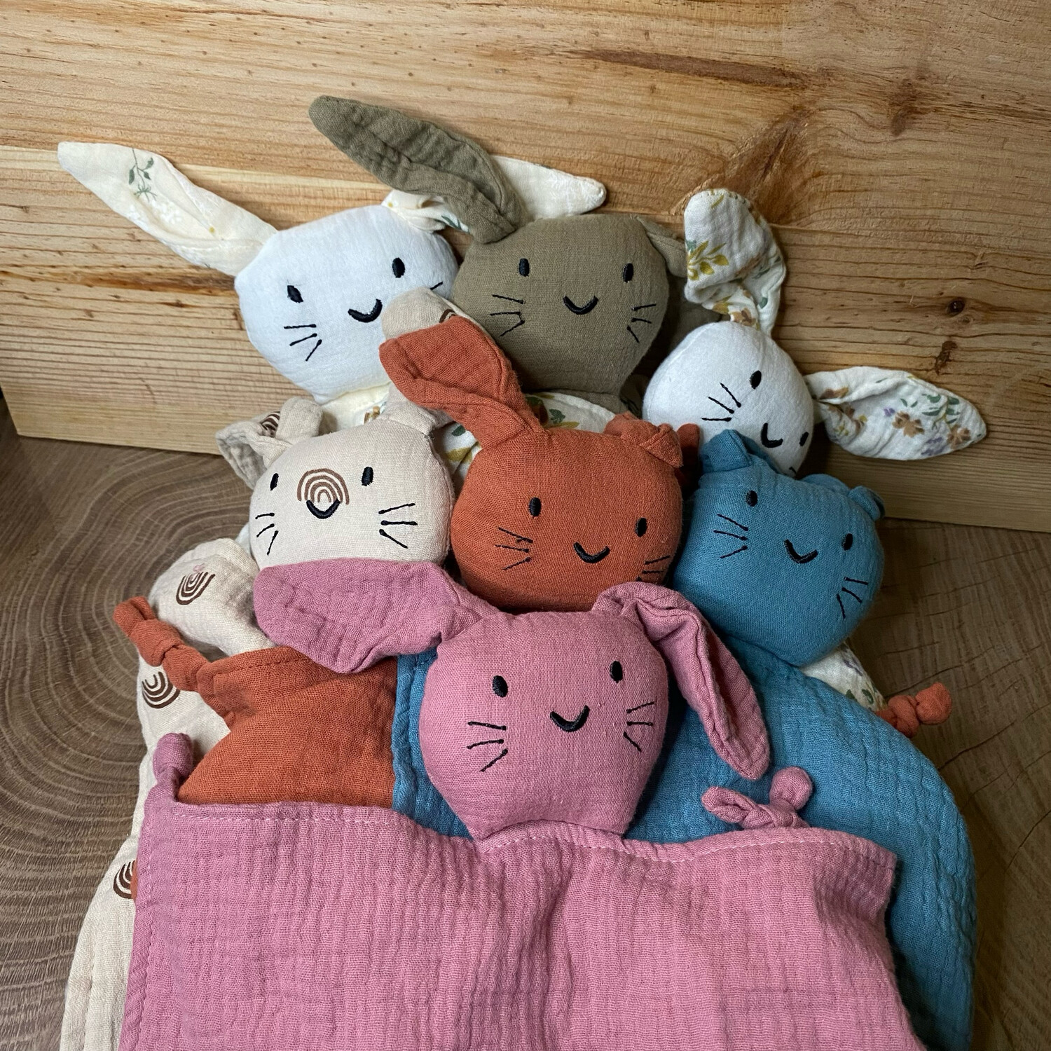 Doudou gaz de coton &quot; Lapin &quot; (plusieurs coloris)