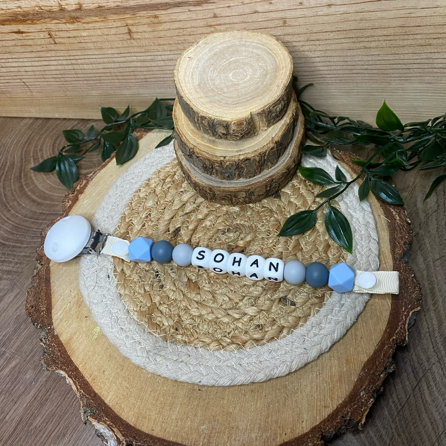 Attache-tétine simple modèle &quot; Sohan &quot;
