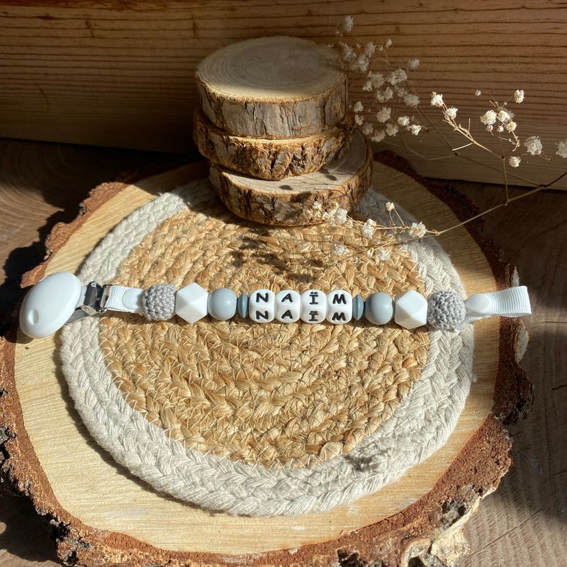 Attache tétine simple modèle &quot; Naïm gris &quot;
