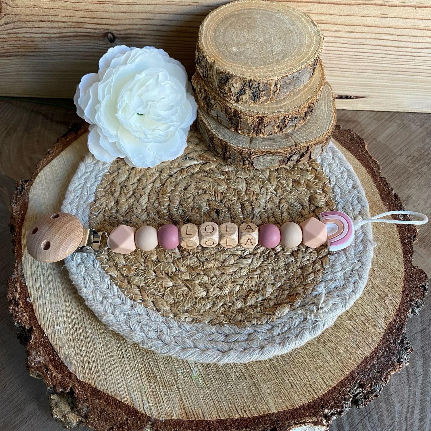 Attache-tétine fantaisie modèle &quot; Lola &quot;