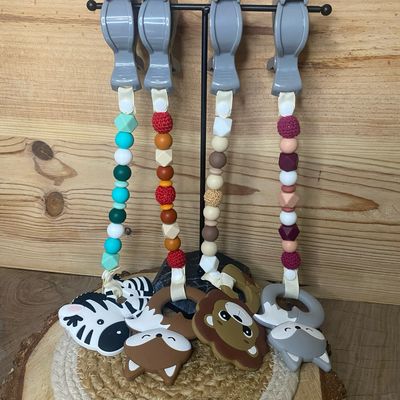 Pince attache jouet de dentition + jouet de dentition divers modèles