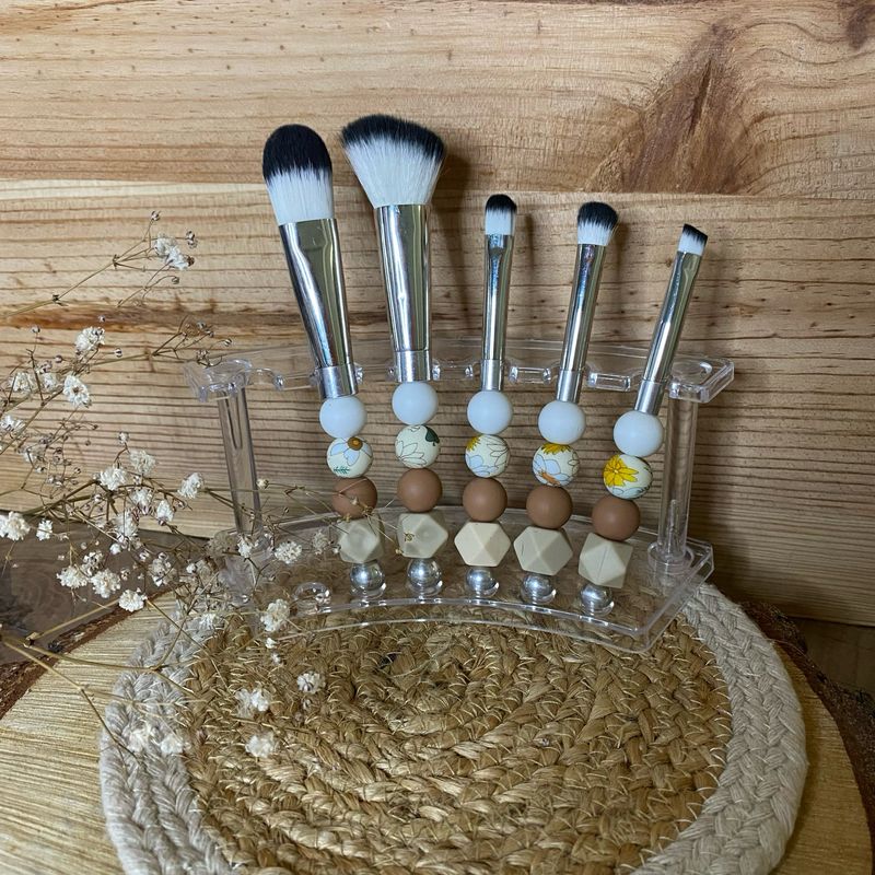 Set pinceaux de maquillage modèle « Sobre printemps doré »