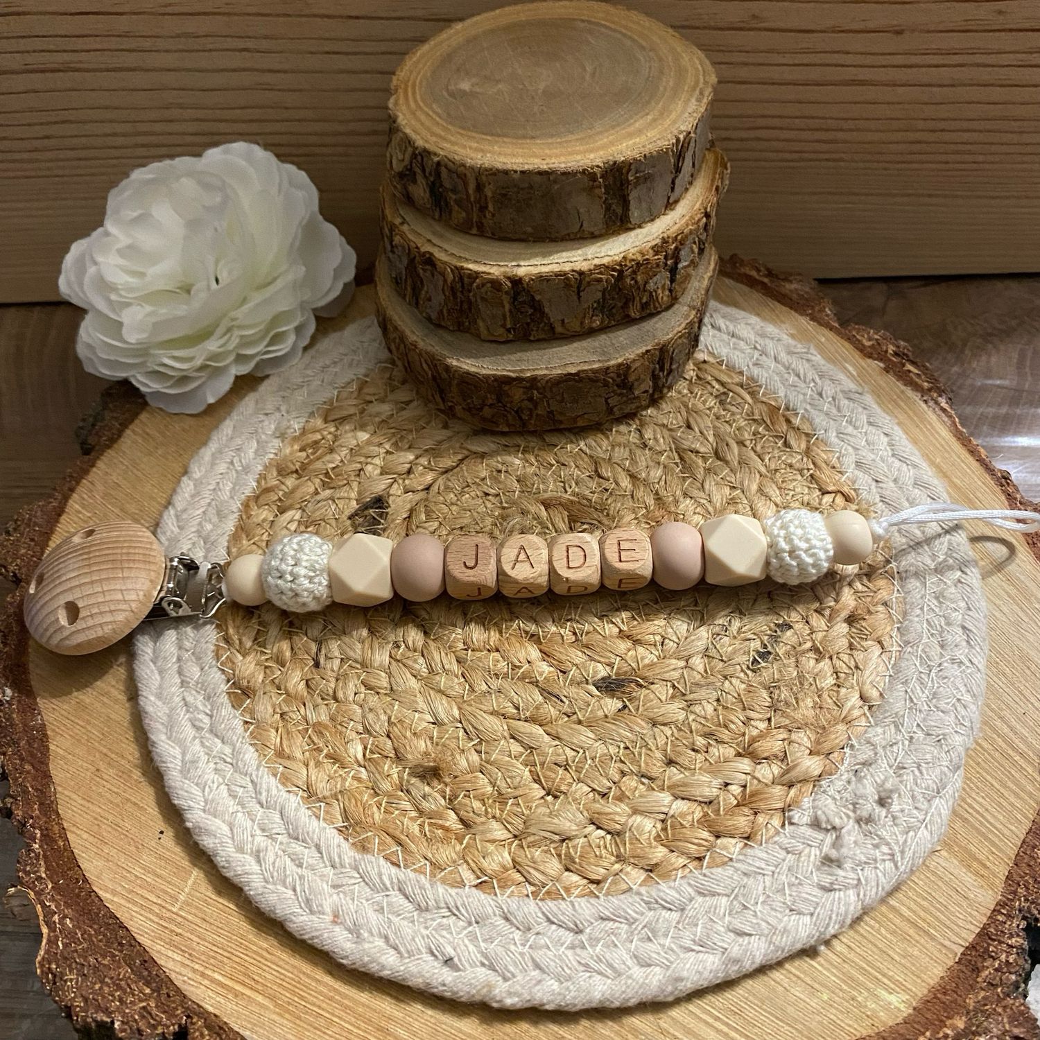 Attache-tétine simple modèle &quot; Jade &quot; beige