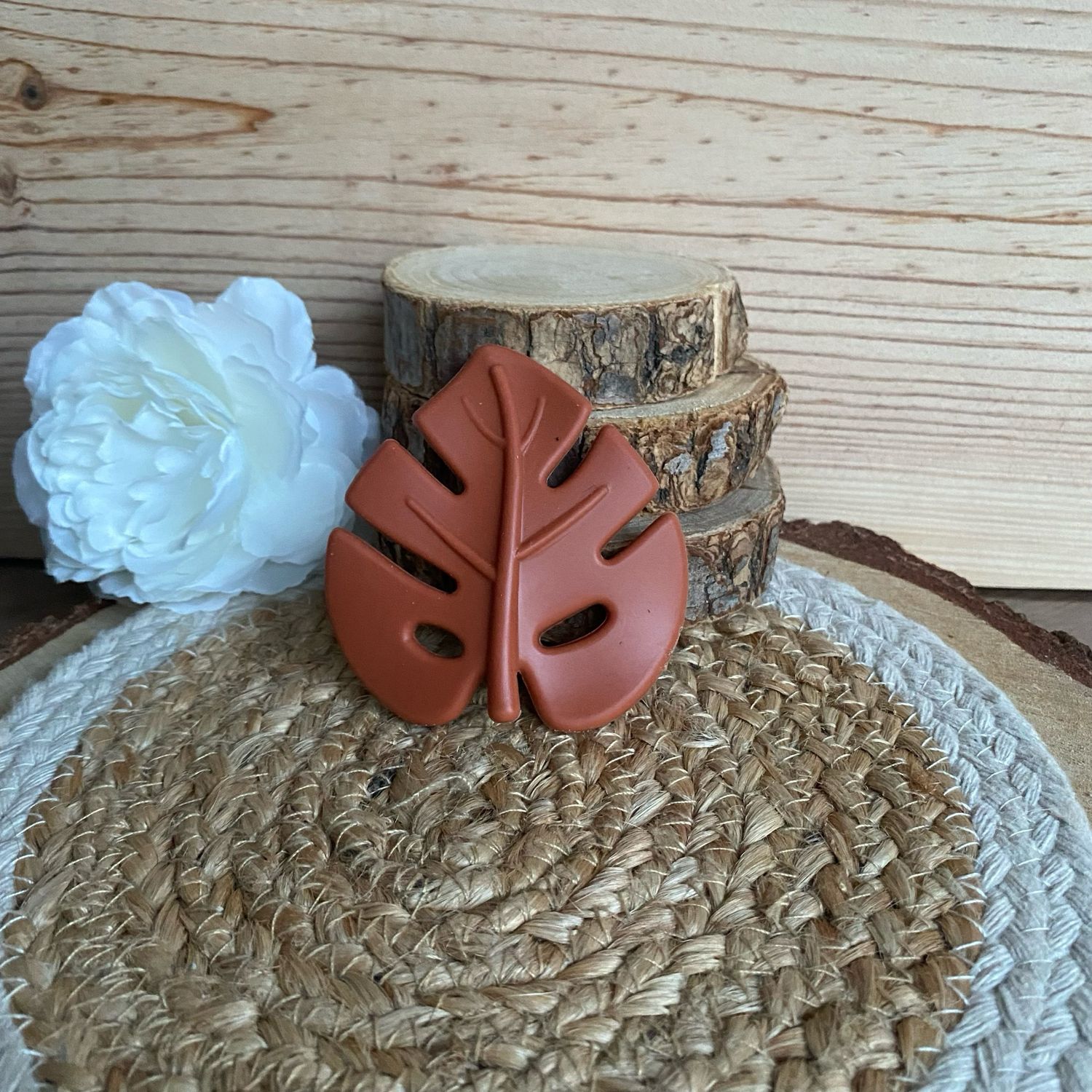Jouet de dentition « Feuille de monstera terracotta »