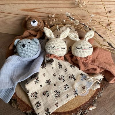 Doudou lapin crochet
