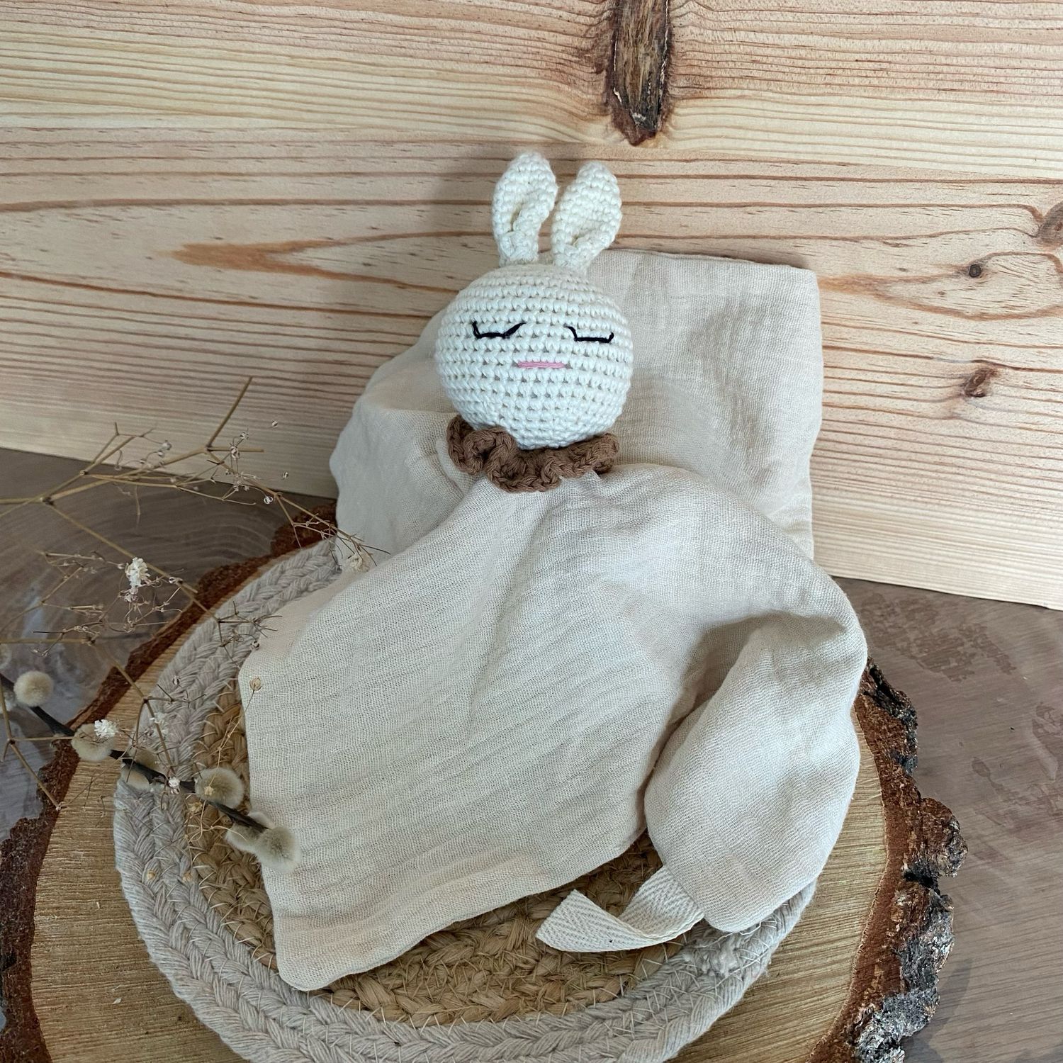 Doudou lapin crochet « beige &amp; marron »