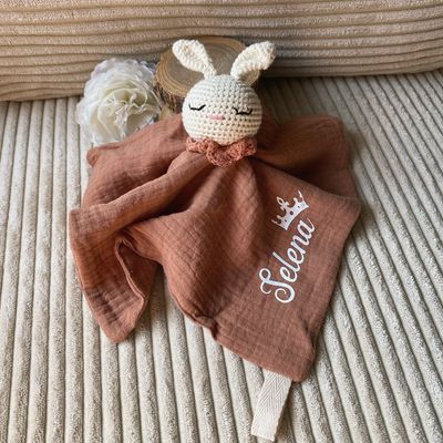 Doudou lapin crochet « cuivre rose »