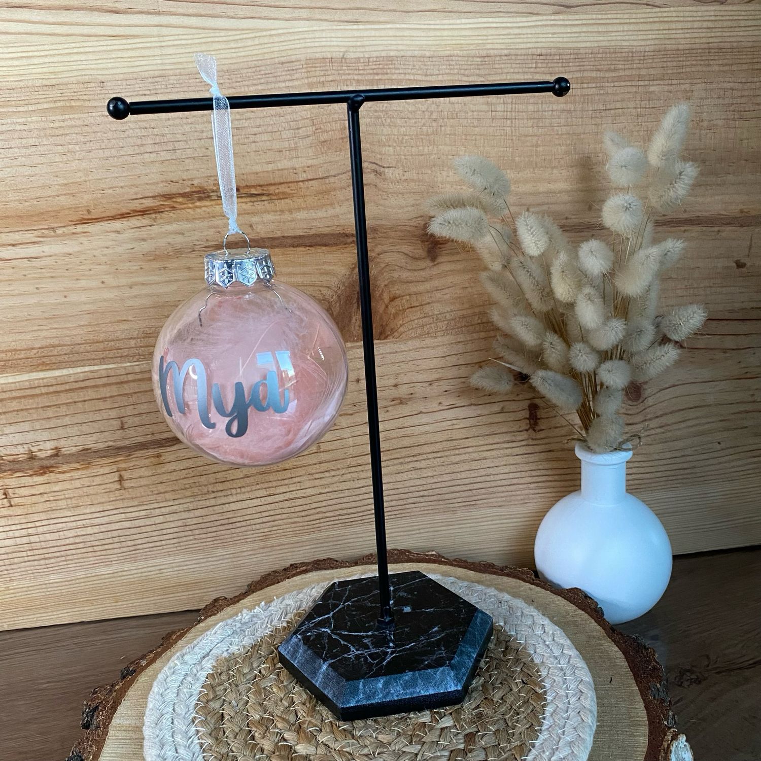 Boule de Noël « plumes roses »