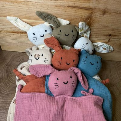 Doudou gaz de coton &quot; Lapin &quot; (plusieurs coloris)