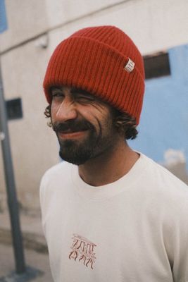 Surf Inc VERY CASH BEANIE - FORMULA RED