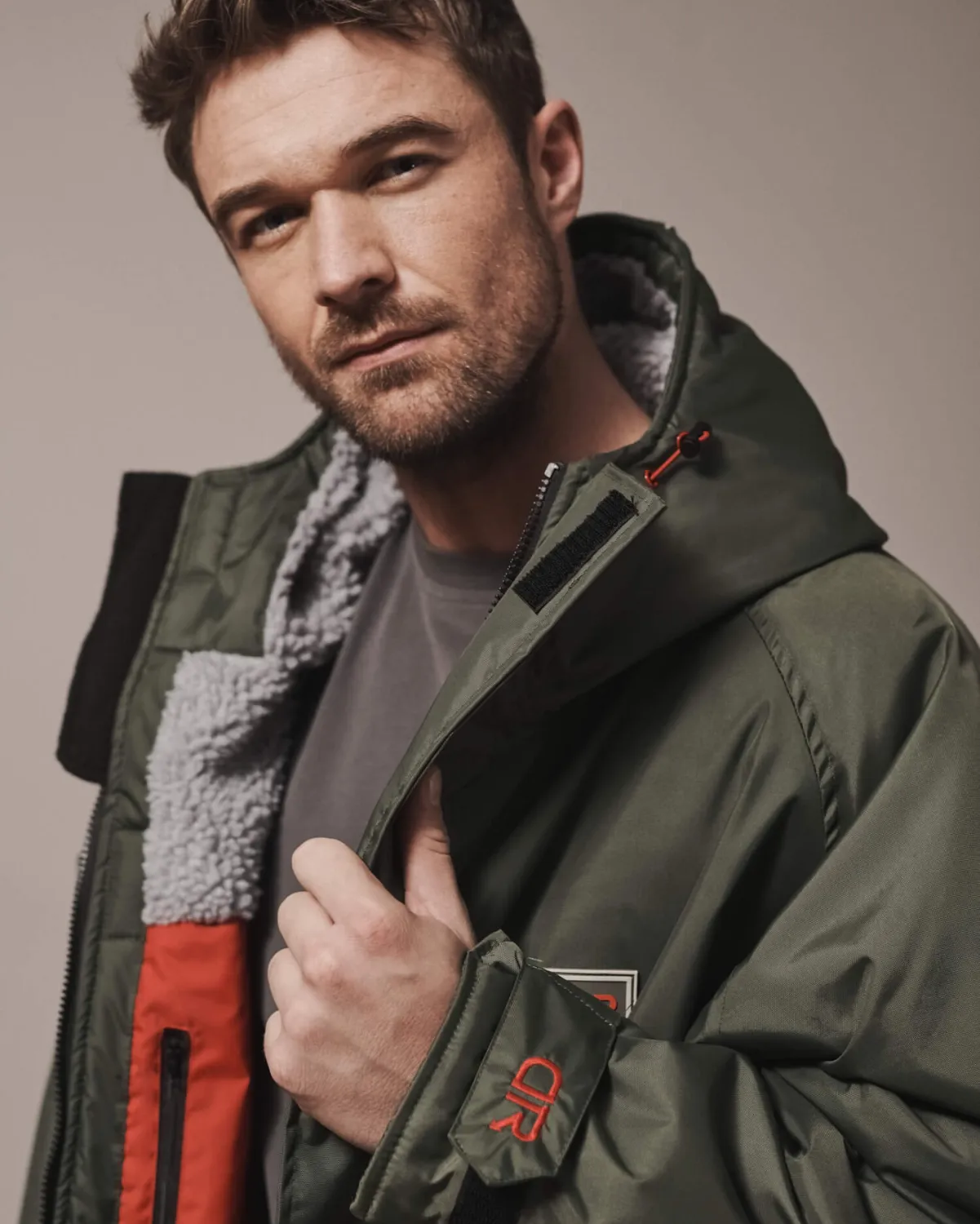 Pončo striukė BEAUMONT ROBE FOREST GREEN