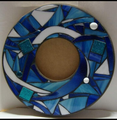 9&quot; Round blue and white Mosaic Picture Frame
