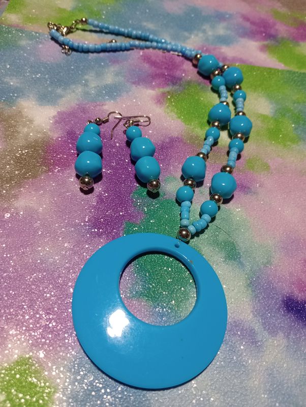Vintage blue bead necklace and earrings set