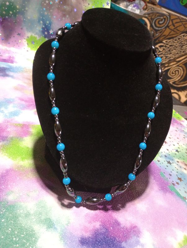 Magnetic necklace 17&quot; Black magnetic beads with blue Agate.