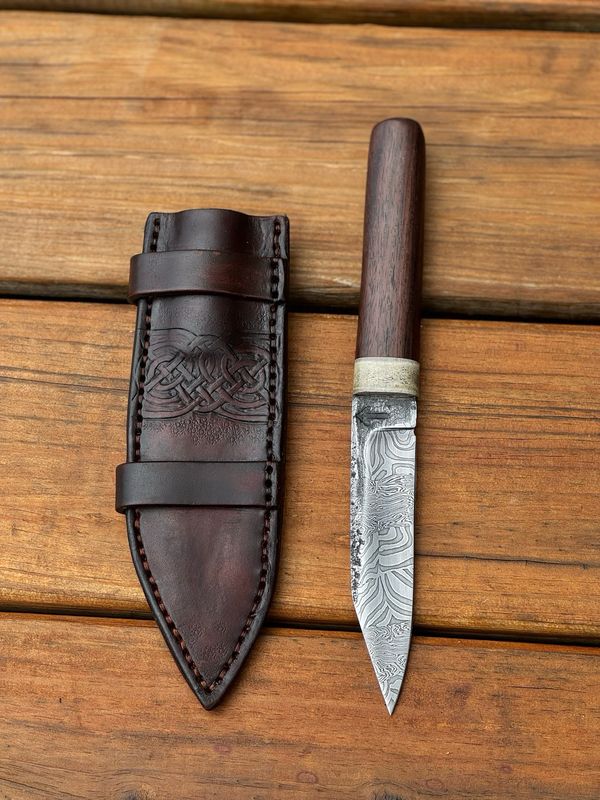 Scrapmascus broke-back baby seax