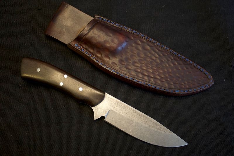 1095 Blue Field Knife