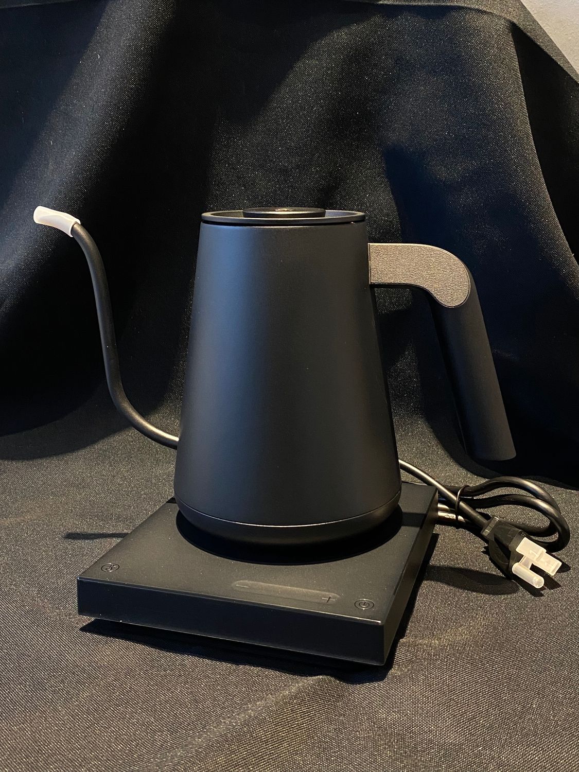 TIMEMORE FISH PRO ELECTRIC POUR OVER KETTLE 900ML RIGHT HAND BLACK