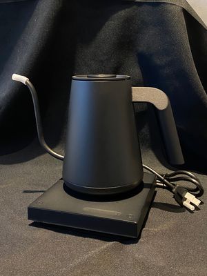 TIMEMORE FISH PRO ELECTRIC POUR OVER KETTLE 900ML RIGHT HAND BLACK