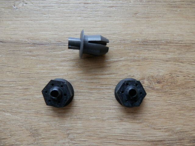 Bevestigingsetje voor kunststof spatschermrand o.a. Golf MK1.