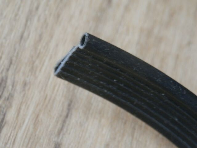 Bies voor afdekking zijpaneel (rail cover).