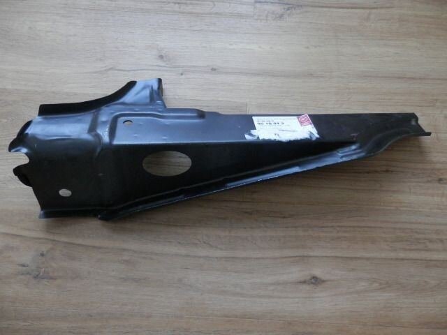 Hoekplaat onder achterbank, compleet, rechts