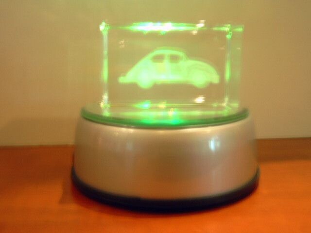 Kever in glasblok, 3D, met plateau