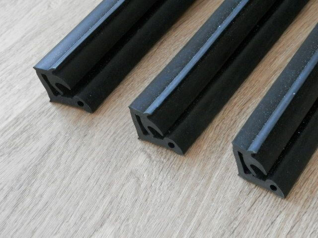 Rubber tussen kapframe en deur + eerste deel zijruitjes Cabrio